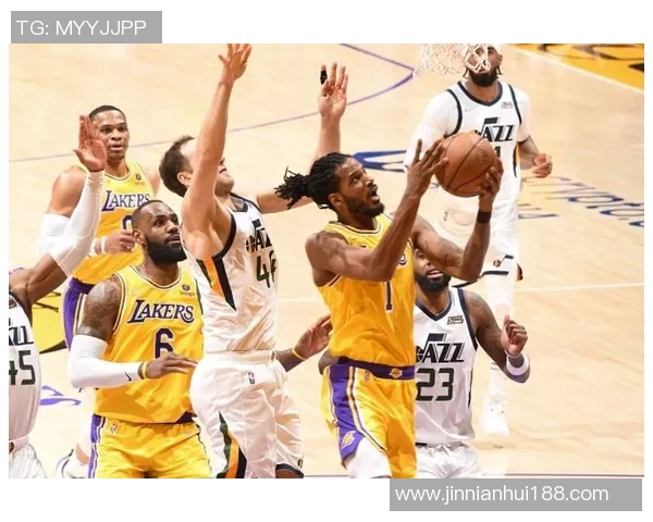 卢卡与里夫斯双双砍下30分华兹状态回暖再现昔日风采